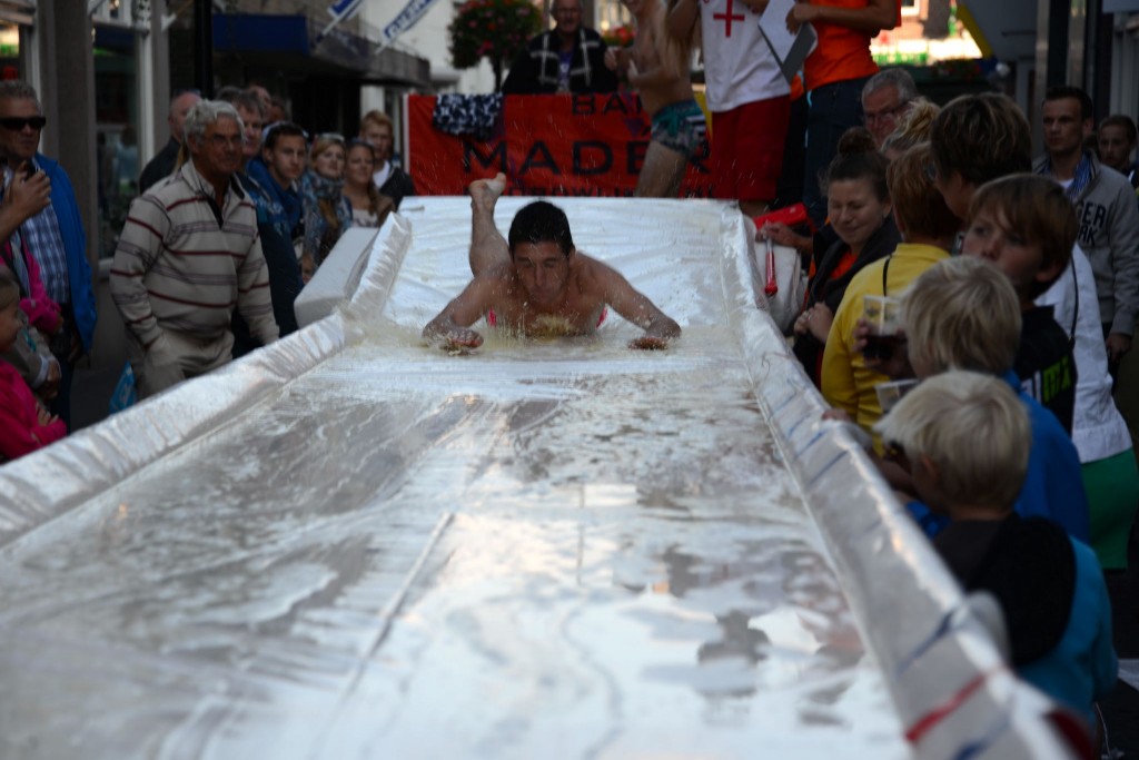 ../Images/Donderdag kermis 255.jpg